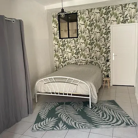 Maison De Village Renovee, Climatisee, 4 Personnes 아파트